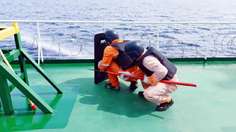 臨危不懼、精心備戰(zhàn)，“江遠(yuǎn)蘭州”輪平安通過(guò)紅海海盜區(qū)