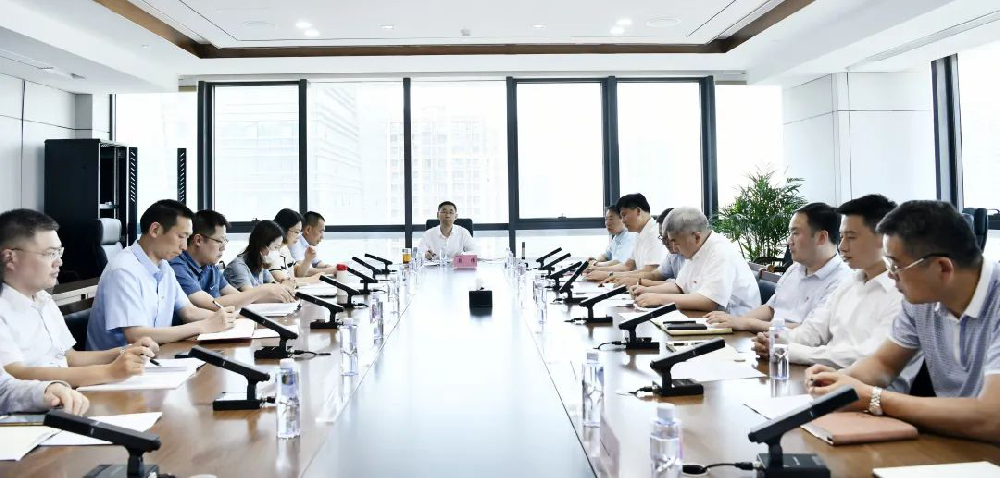 江蘇遠(yuǎn)洋黨委召開學(xué)習(xí)貫徹習(xí)近平新時代中國特色社會主義思想主題教育工作推進(jìn)會