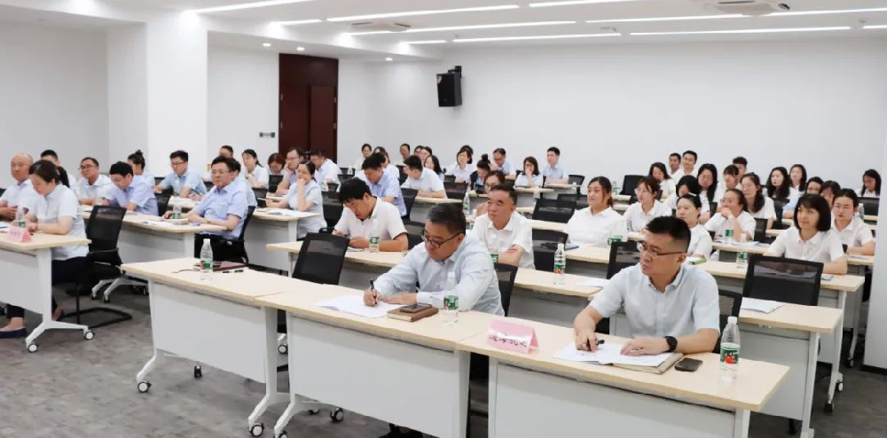 江蘇遠(yuǎn)洋所屬通海公司、新世紀(jì)公司舉辦“讓溝通更具執(zhí)行力”培訓(xùn)班