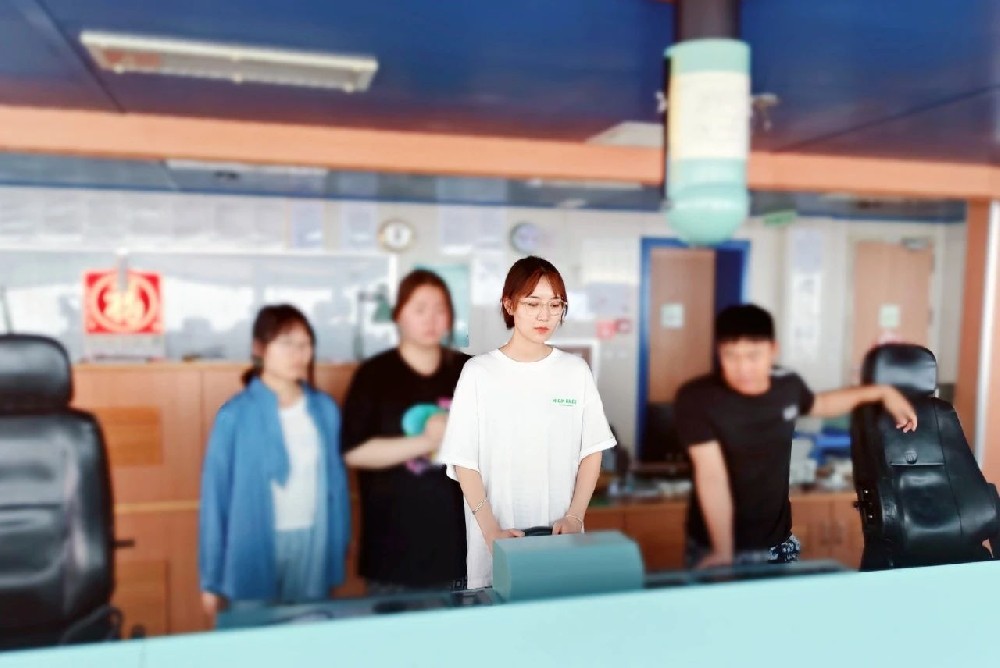 了不起的奮楫者 | 江蘇遠(yuǎn)洋周璇：“00”后女船員的遠(yuǎn)洋志