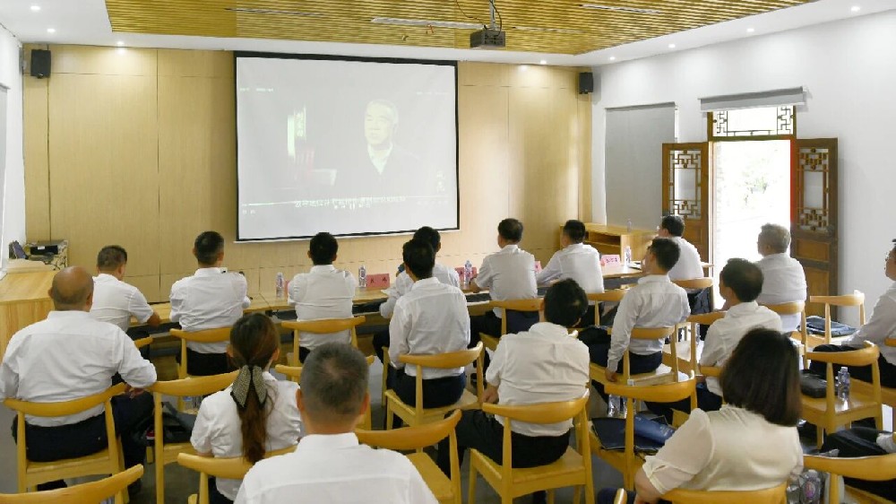 江蘇遠(yuǎn)洋開展黨委理論學(xué)習(xí)中心組（擴(kuò)大）現(xiàn)場(chǎng)學(xué)習(xí)