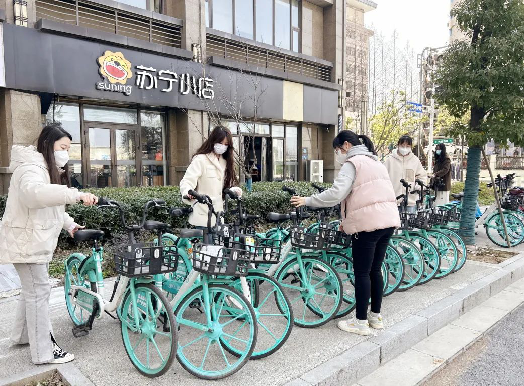 匯聚遠(yuǎn)洋青春力量，傳承發(fā)揚(yáng)雷鋒精神——新世紀(jì)團(tuán)支部開(kāi)展學(xué)雷鋒活動(dòng)