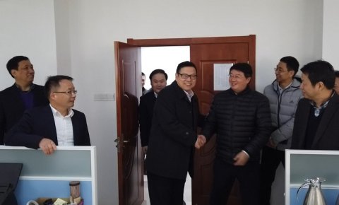 春節(jié)開工首日，公司領(lǐng)導(dǎo)向員工拜年