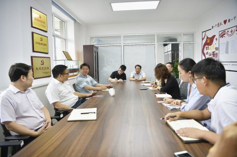 省港口集團(tuán)領(lǐng)導(dǎo)對我司航運(yùn)部進(jìn)行調(diào)研