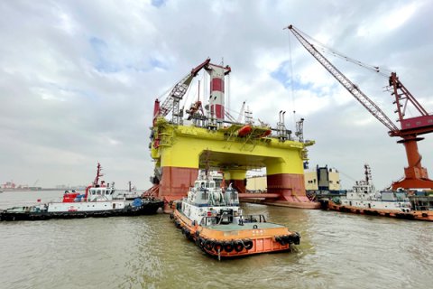 江蘇省港口集團蘇港航務(wù)公司圓滿完成中國首艘中深水半潛式鉆井平臺拖帶任務(wù)